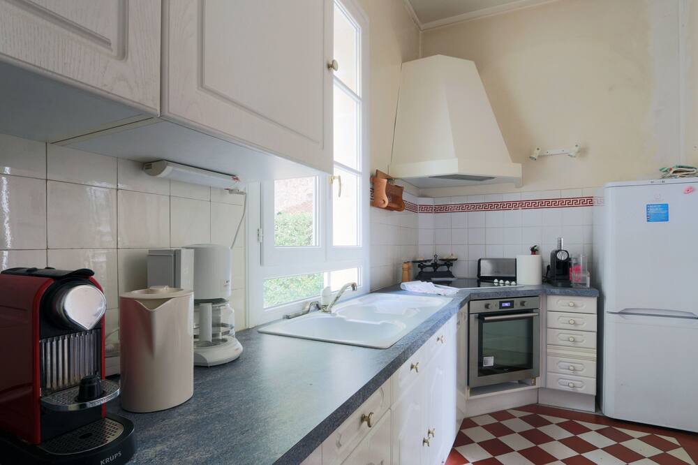 Photo of Kitchen in Cinq-Mars-la-Pile