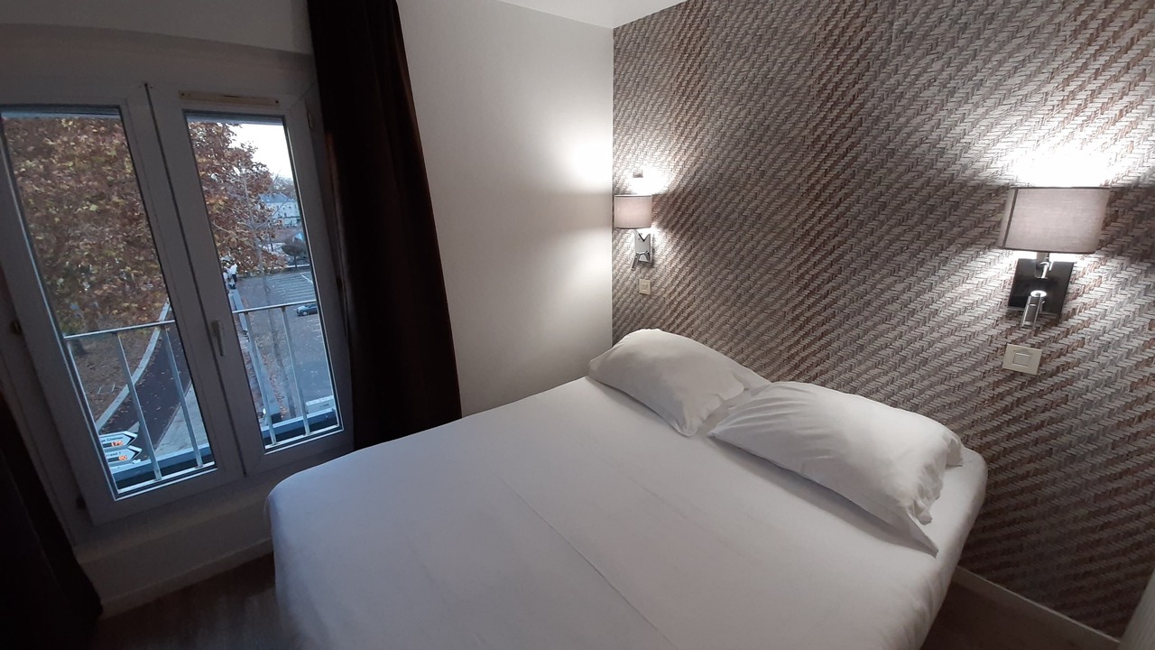 Photo of Bedroom in Saint-Serge