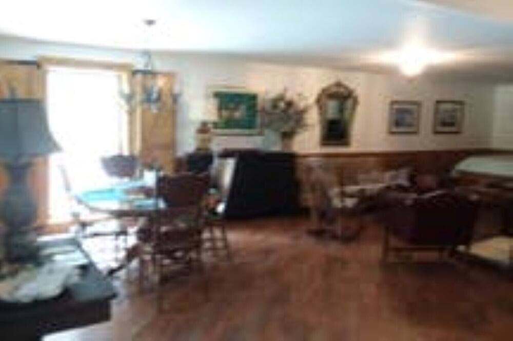 Photo of Livingroom in Cassatt