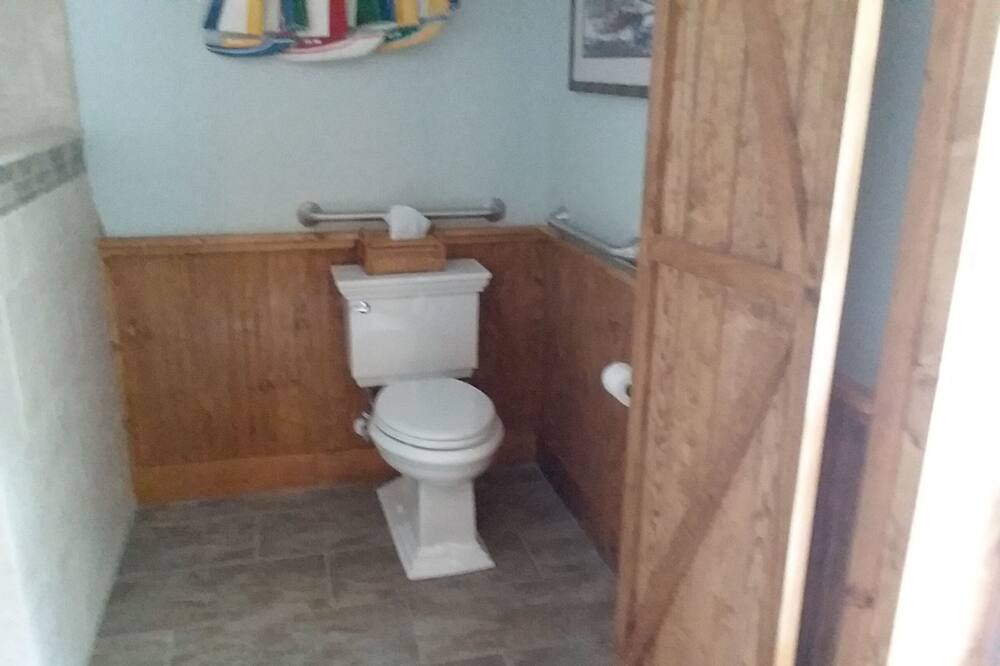Photo of Bathroom in Cassatt