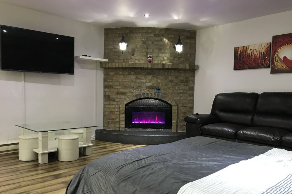 Photo of Bedroom in Laval