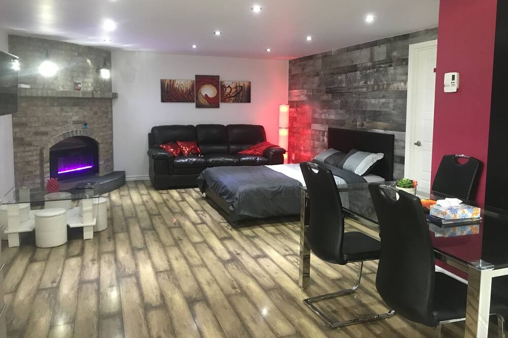 Photo of Bedroom in Laval