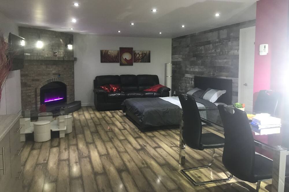 Photo of Bedroom in Laval