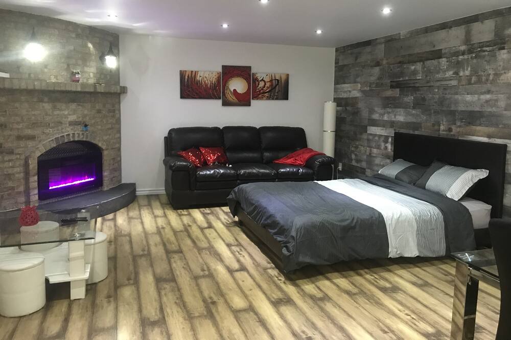 Photo of Bedroom in Laval