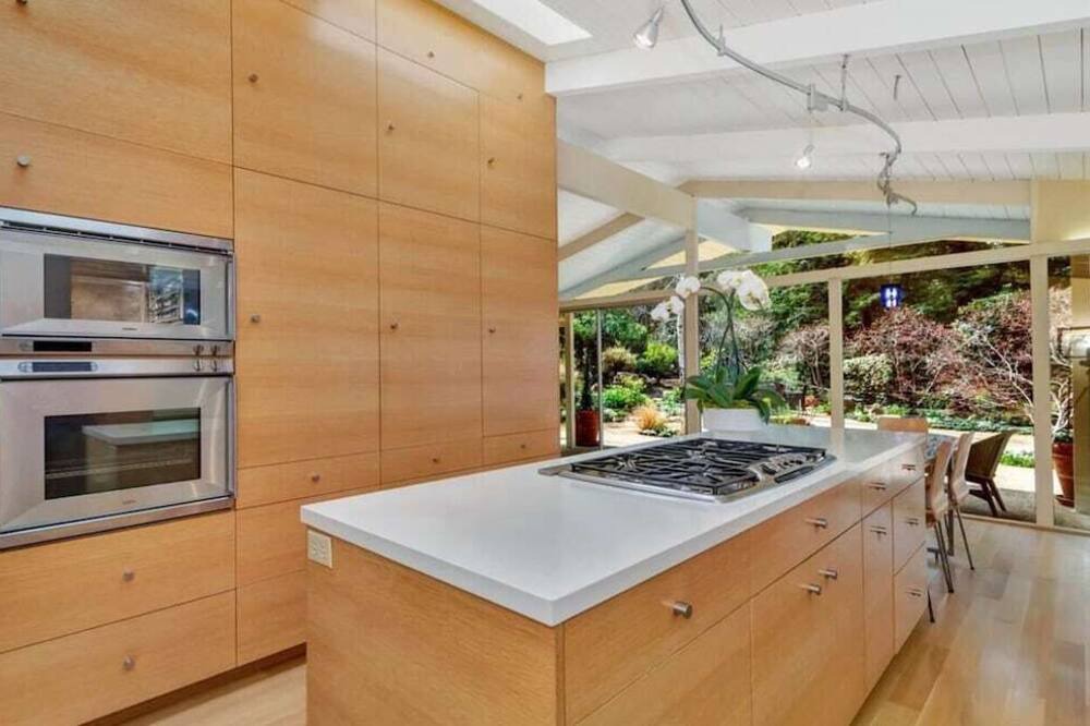 Photo of Kitchen in Monterey Ter