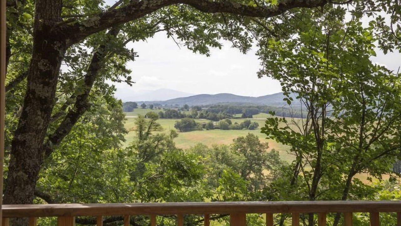 Photo of Patio Balcony in Saint-Victor-Rouzaud
