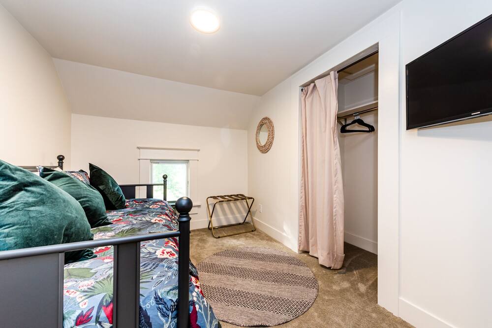 Photo of Bedroom in Buchanan