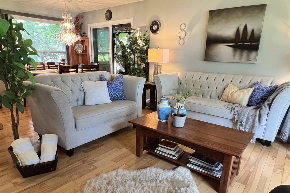 Photo of Livingroom in Bobcaygeon