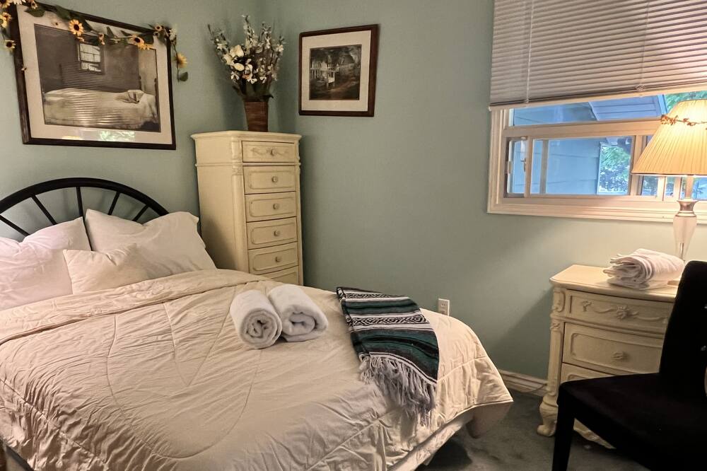 Photo of Bedroom in Bobcaygeon