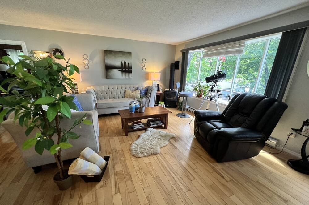 Photo of Livingroom in Bobcaygeon