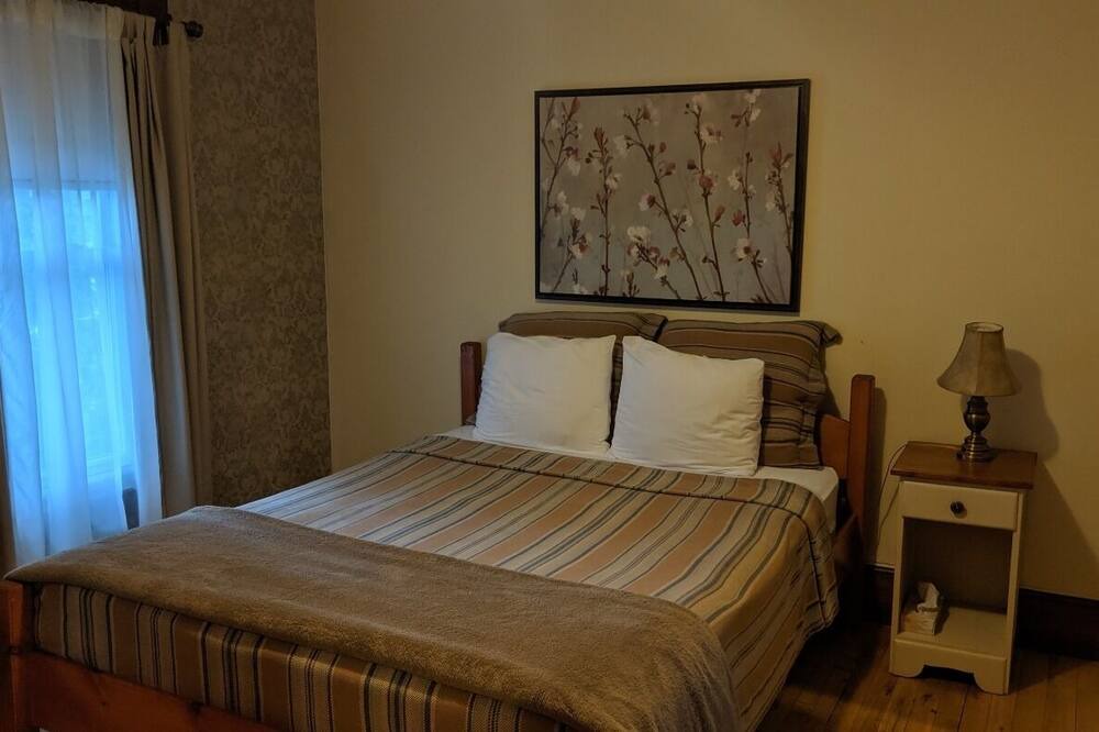 Photo of Bedroom in Ayers Cliff