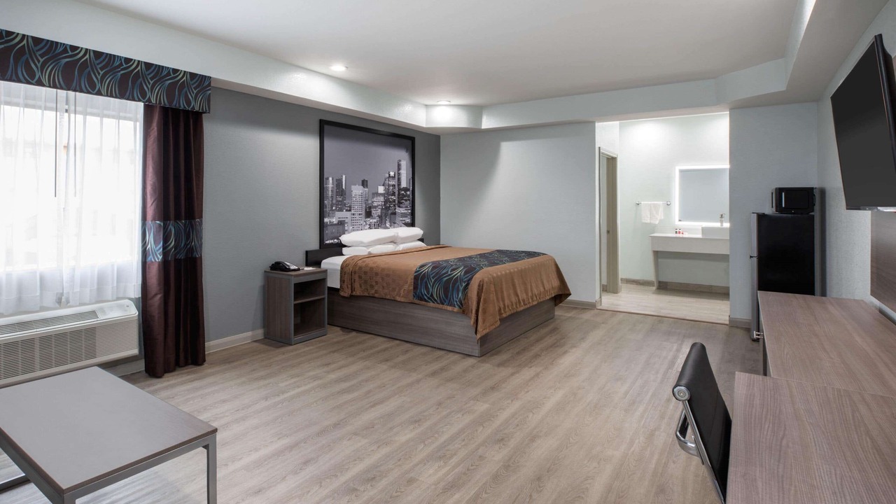 Photo of Bedroom in Humble