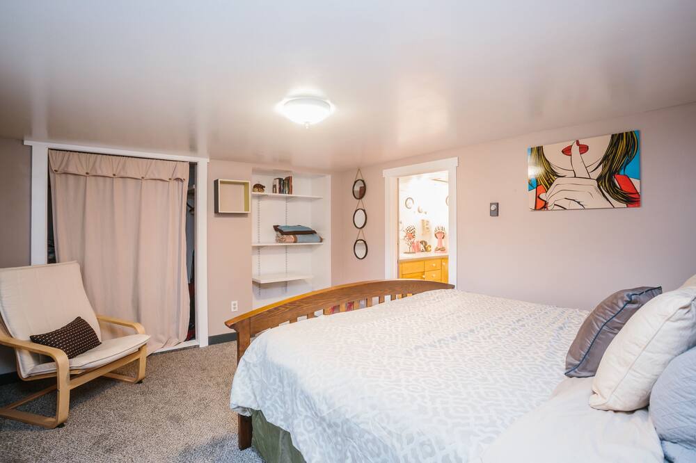 Photo of Bedroom in Genesee