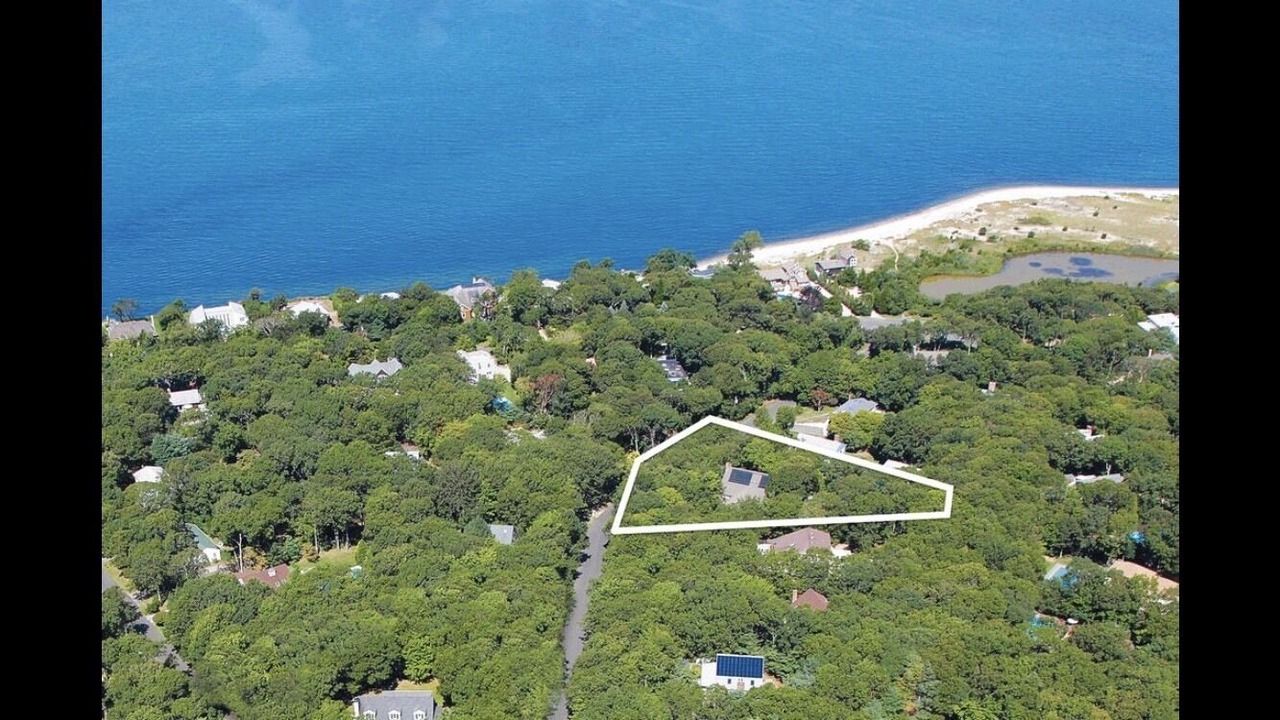 Photo of Outdoor in Lion Head Beach