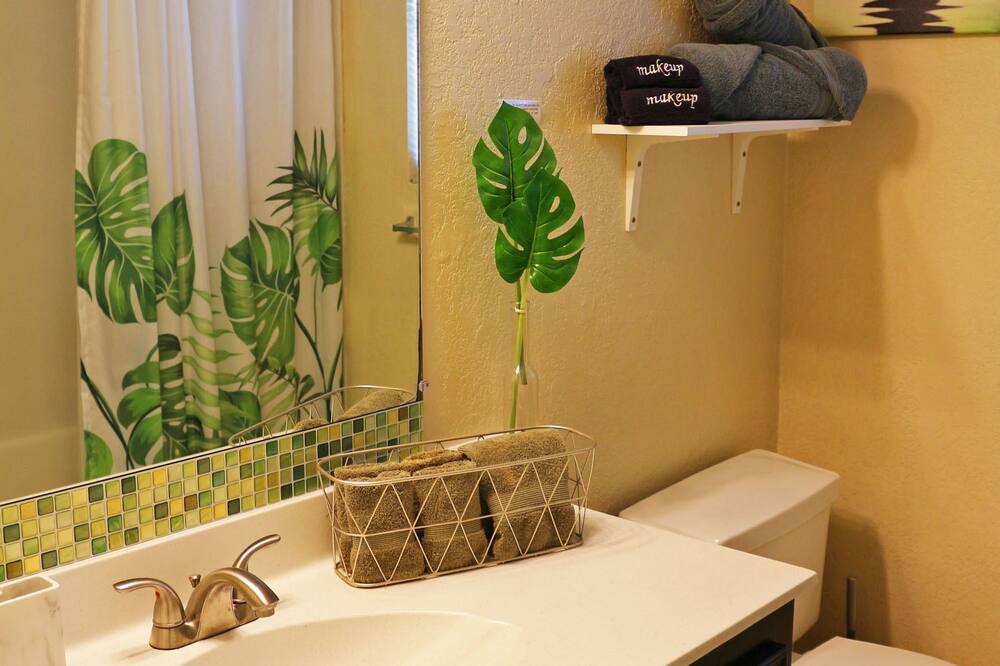 Photo of Bathroom in Manor