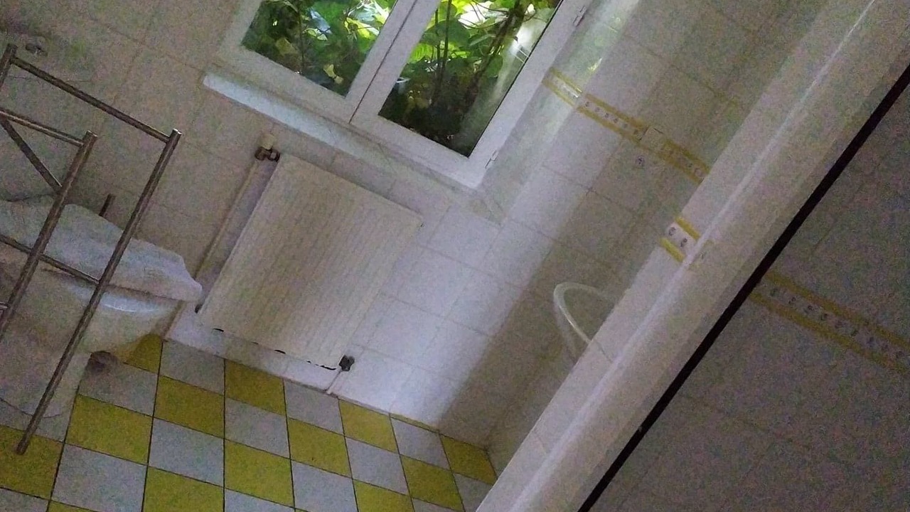 Photo of Bathroom in Bray-et-Lu