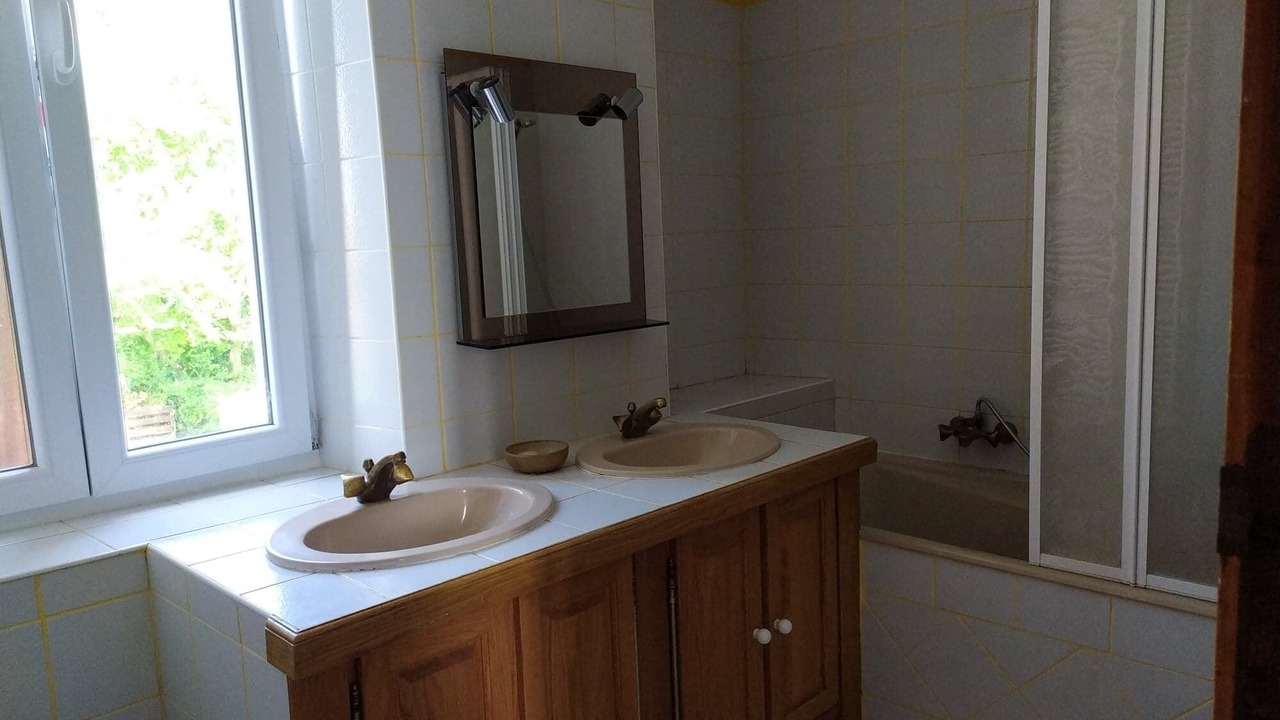 Photo of Others in Bray-et-Lu