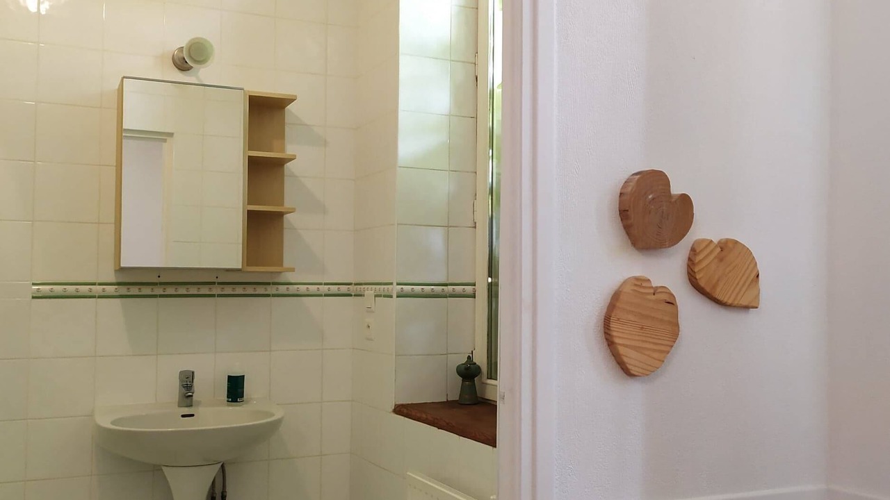 Photo of Bathroom in Bray-et-Lu