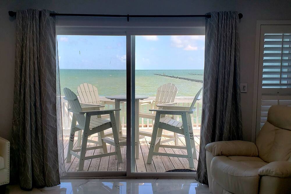 Photo of Livingroom in Rockport