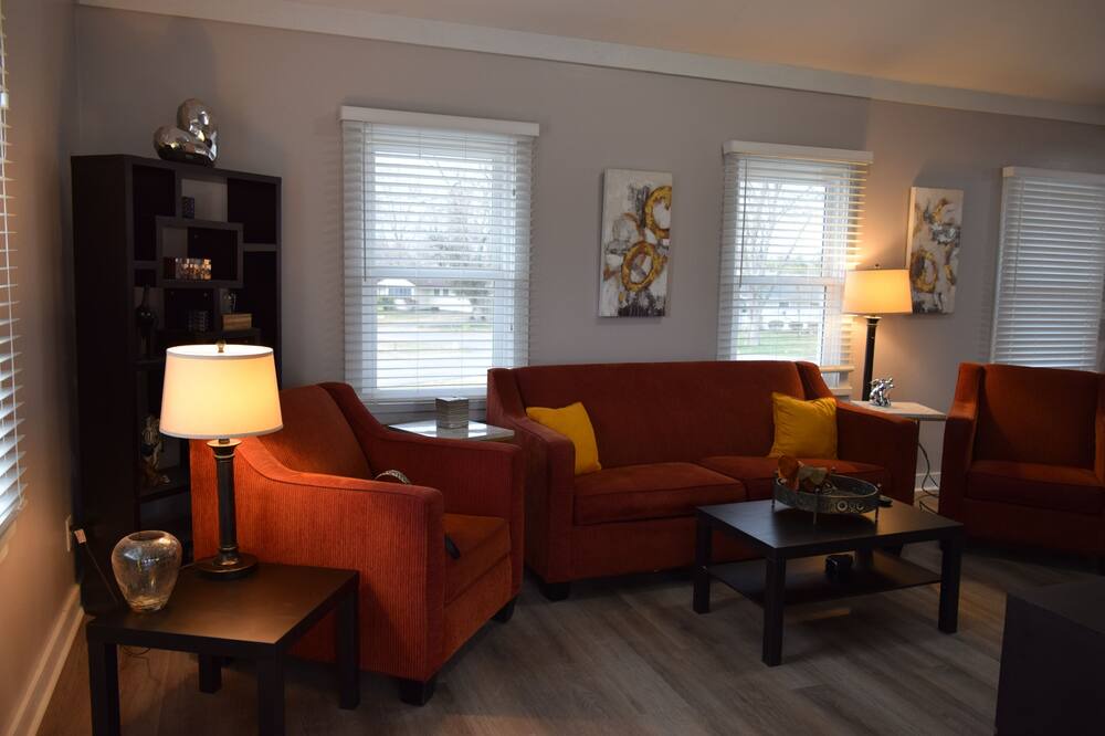Photo of Livingroom in Lyndon