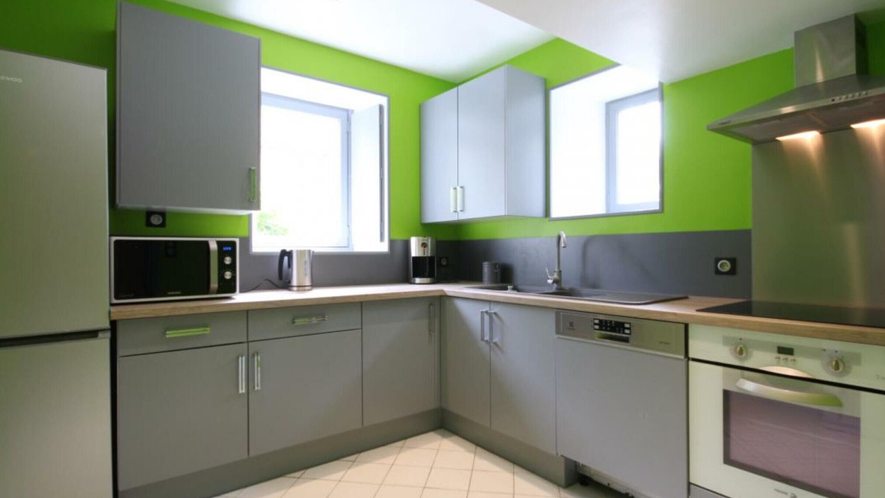 Photo of Kitchen in Cerise