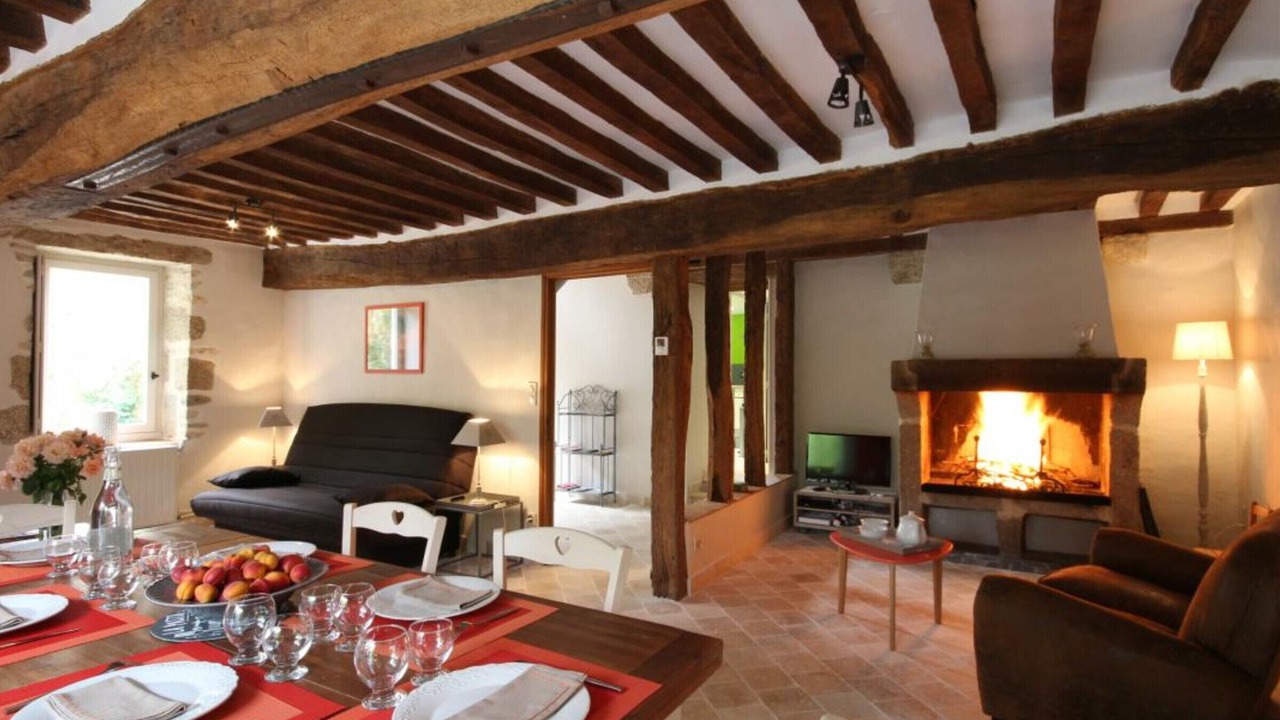 Photo of Others in Cerise