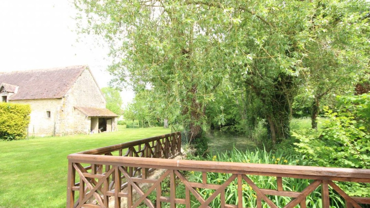 Photo of Outdoor in Cerise