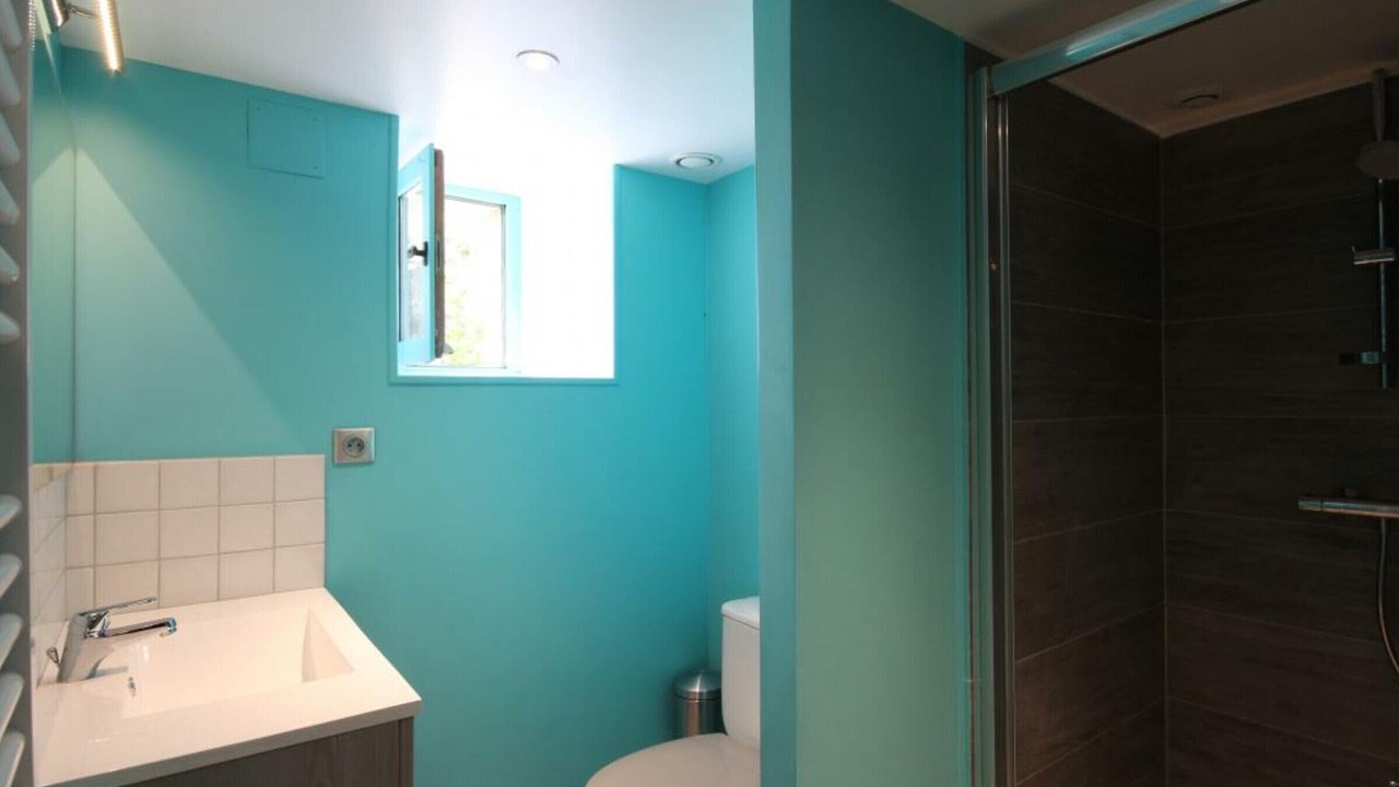 Photo of Bathroom in Cerise