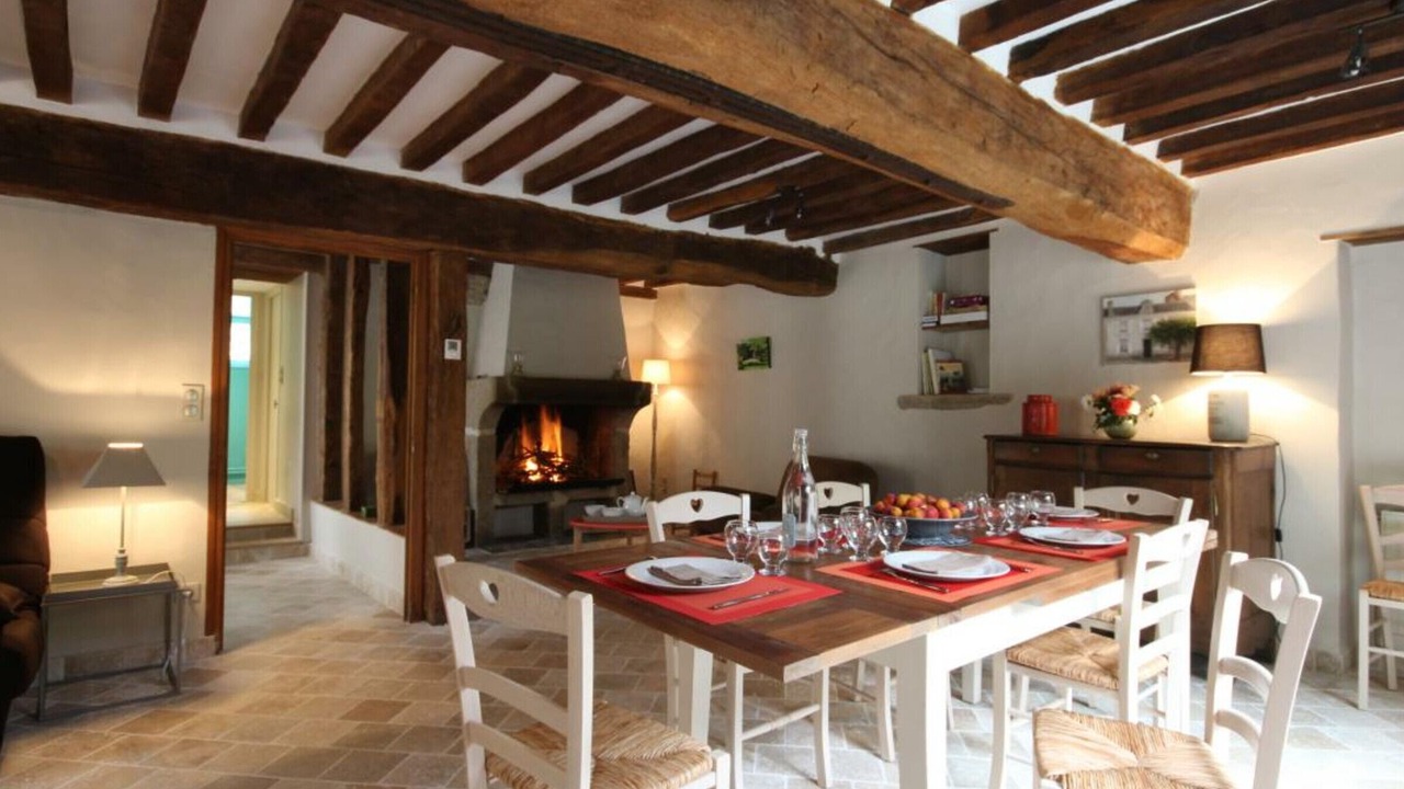 Photo of Others in Cerise