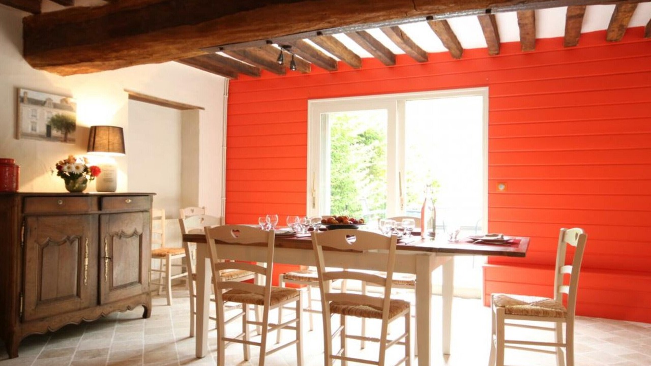 Photo of Others in Cerise