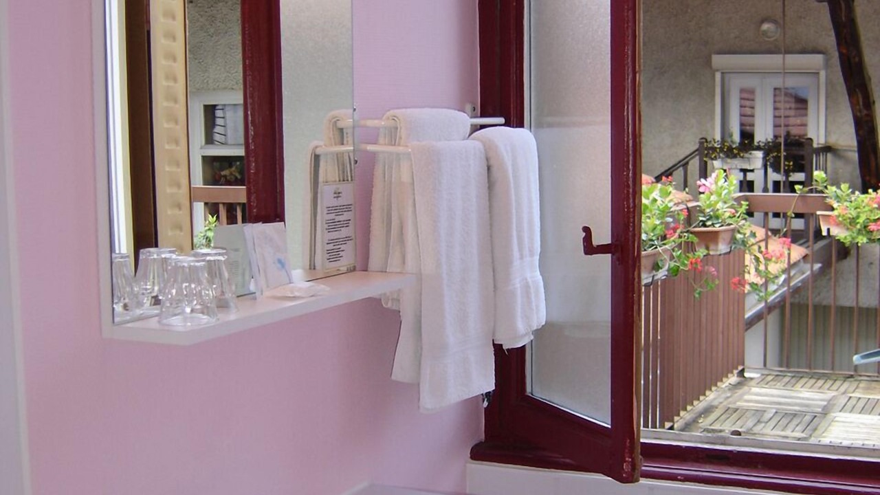 Photo of Bathroom in La Tour-du-Pin