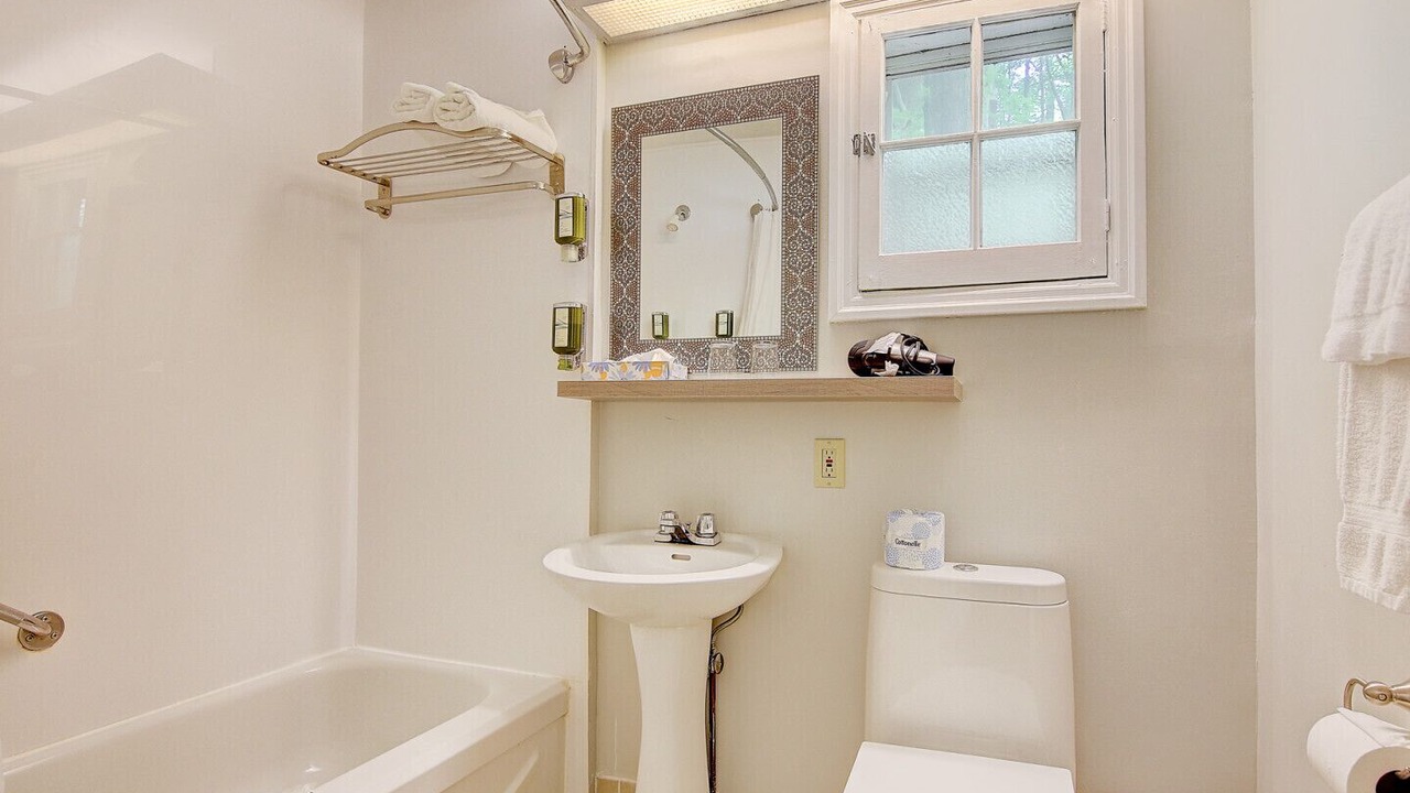 Photo of Bathroom in Jacksons Point