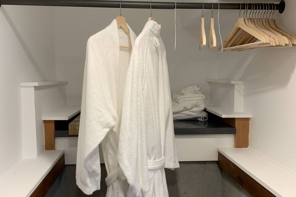 Photo of Bedroom in Redwood Heights