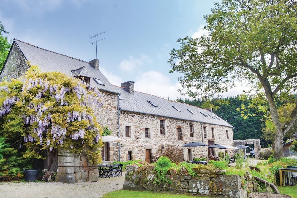 Photo of Others in Taden