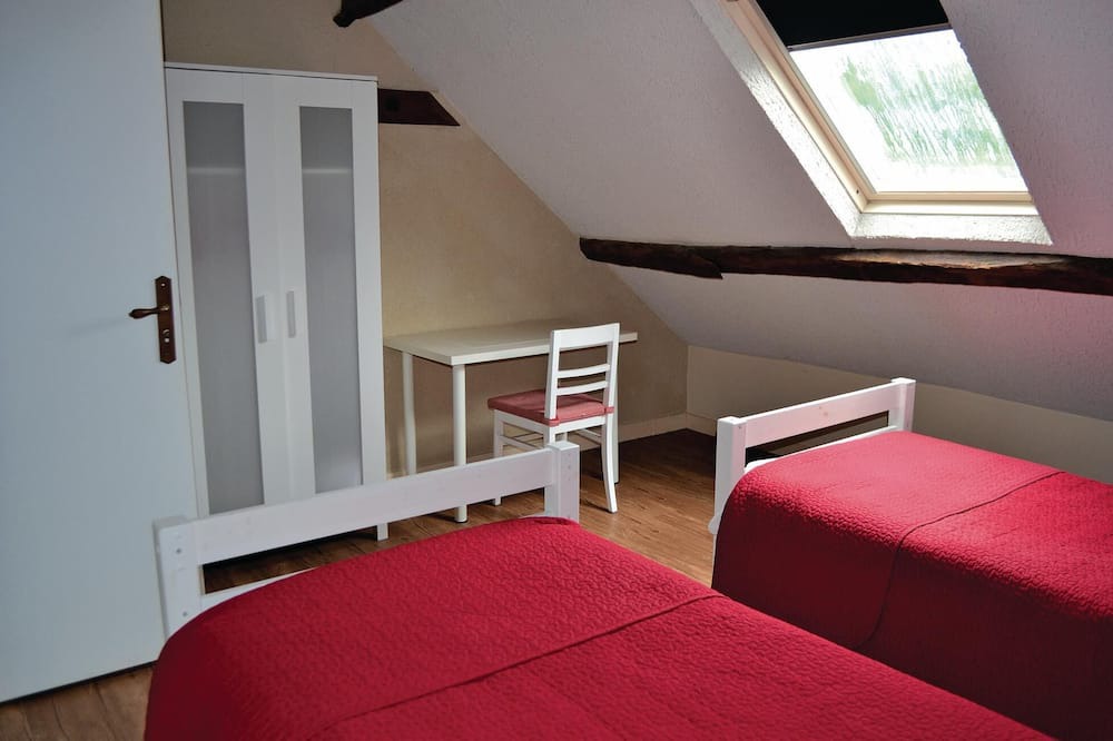 Photo of Others in Taden