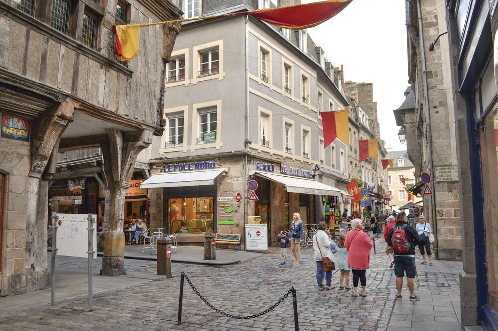 Photo of Others in Taden