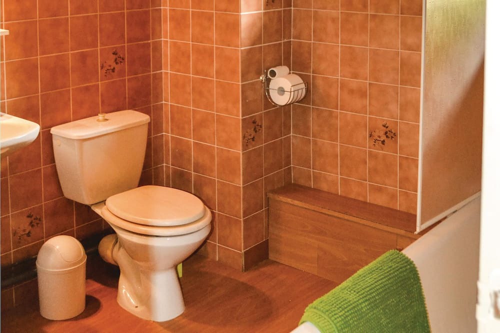 Photo of Bathroom in Taden