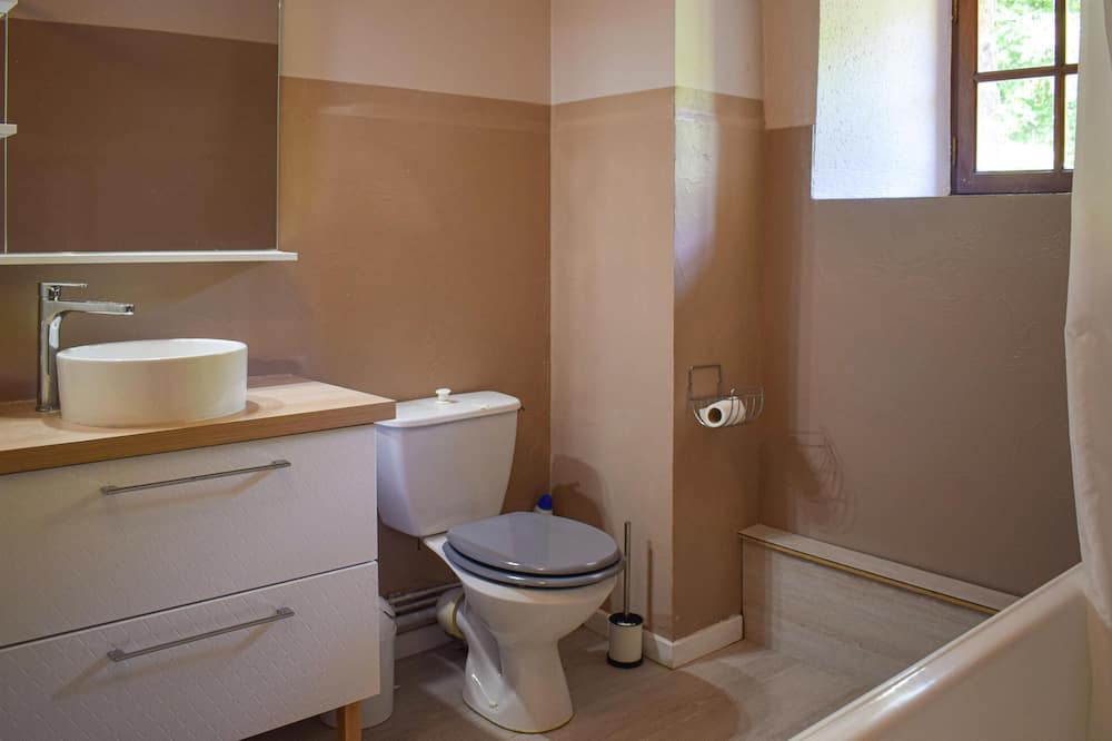 Photo of Bathroom in Taden