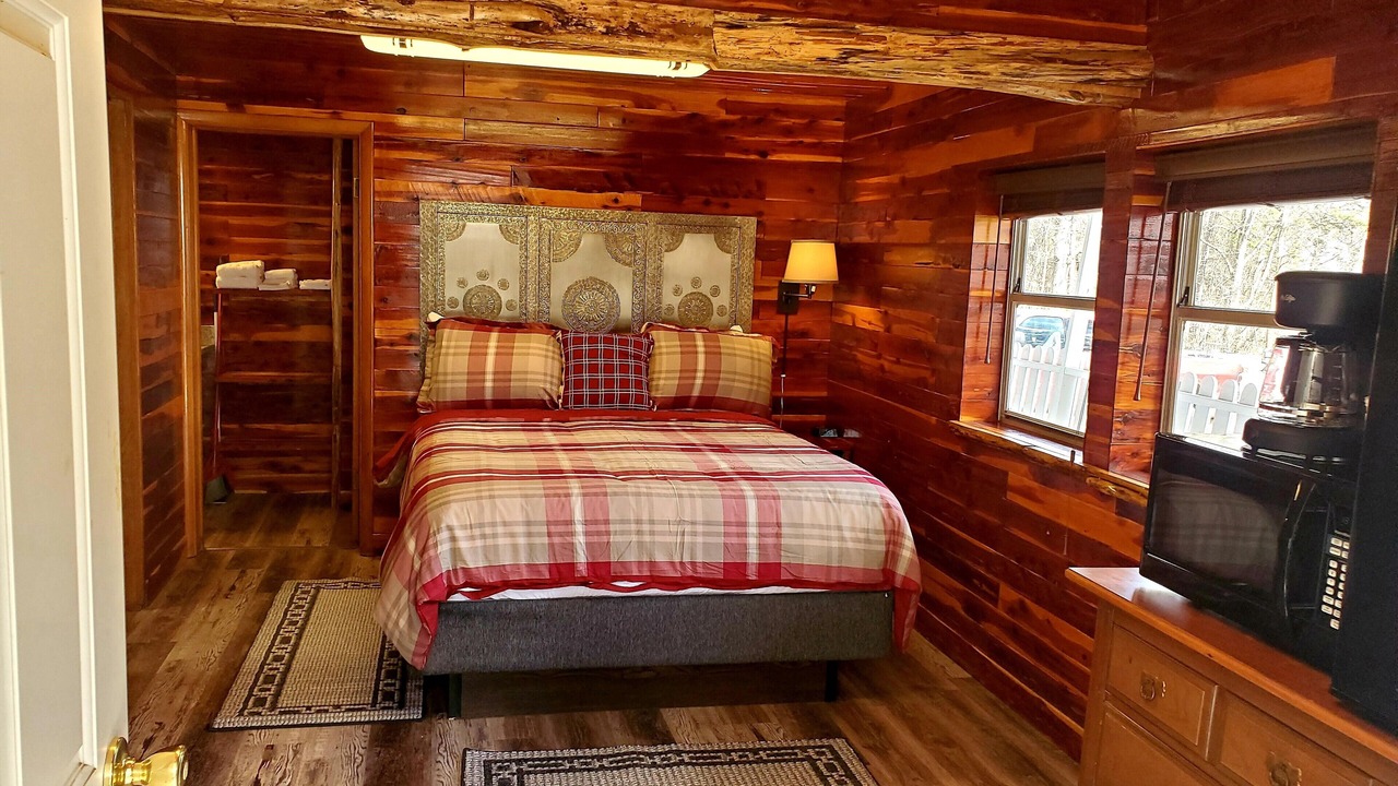 Photo of Bedroom in Eureka Springs Historic District