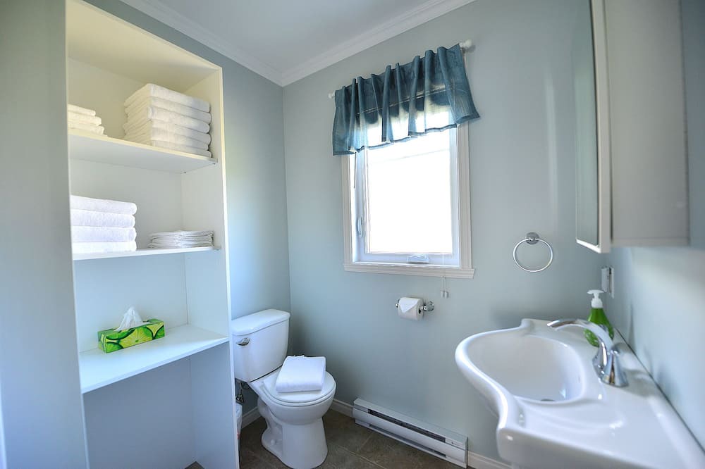 Photo of Bathroom in Miguasha-Ouest
