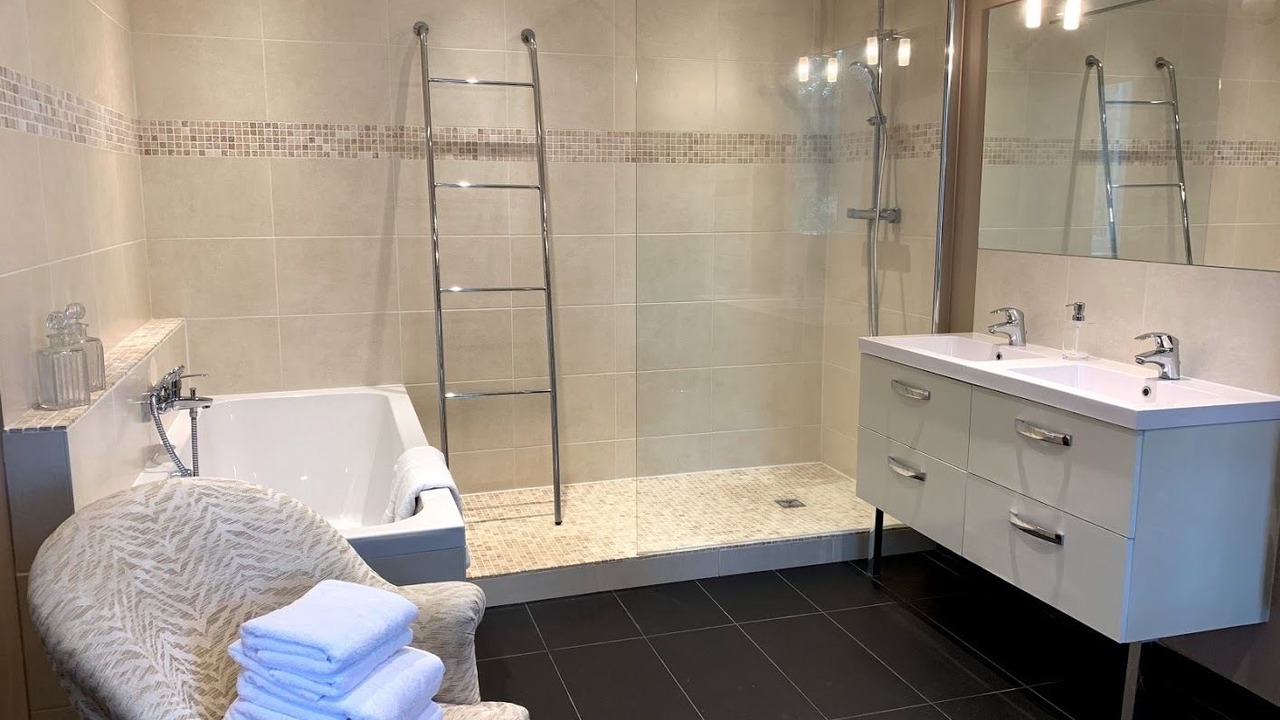 Photo of Bathroom in Cande-sur-Beuvron