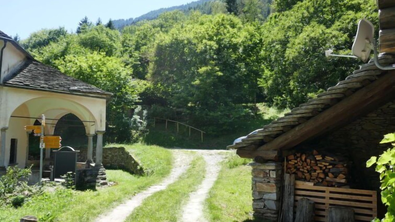 Photo of Outdoor in Semione