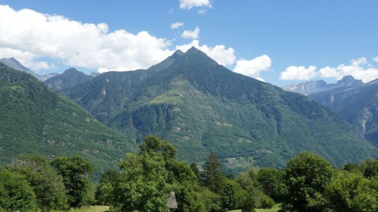 Photo of Outdoor in Semione