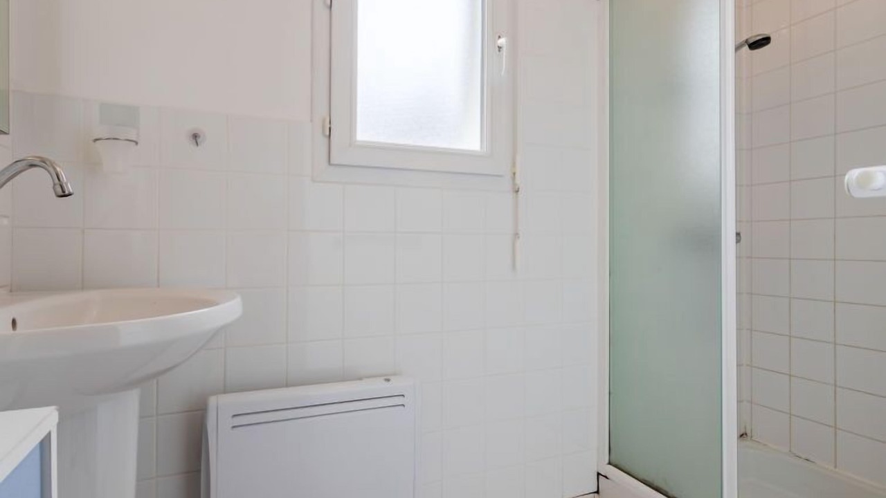 Photo of Bathroom in Hauteville-sur-Mer