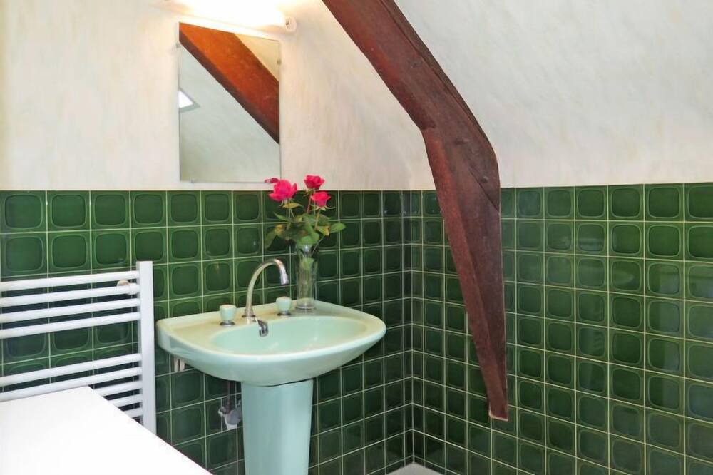 Photo of Bathroom in Cancale