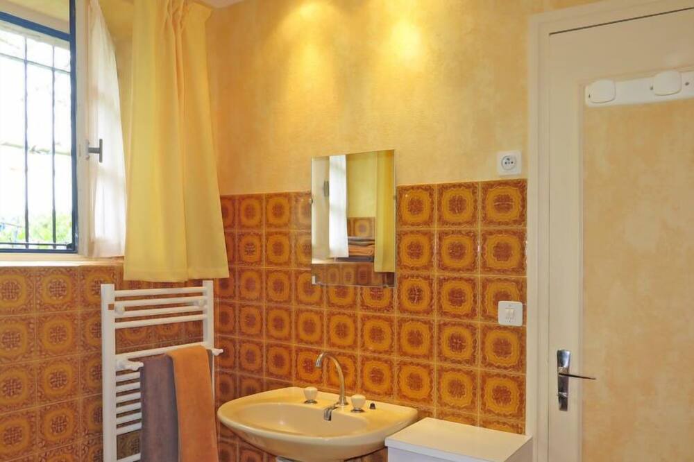 Photo of Bathroom in Cancale