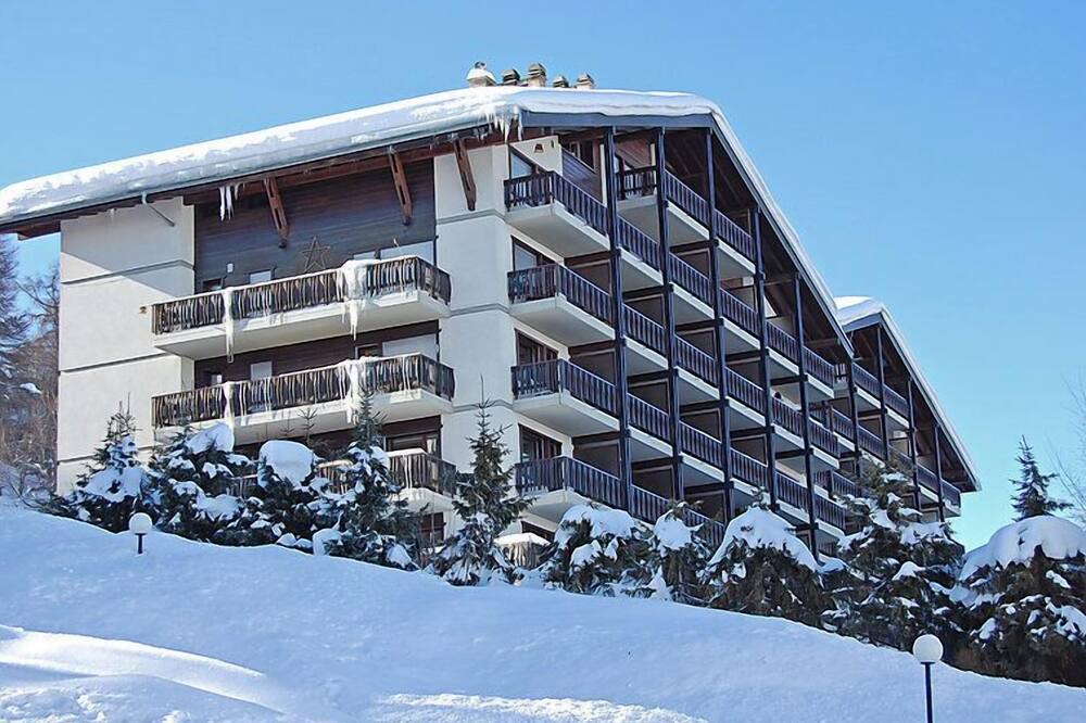 Photo of Outdoor in Saint-Pierre-de-Clages