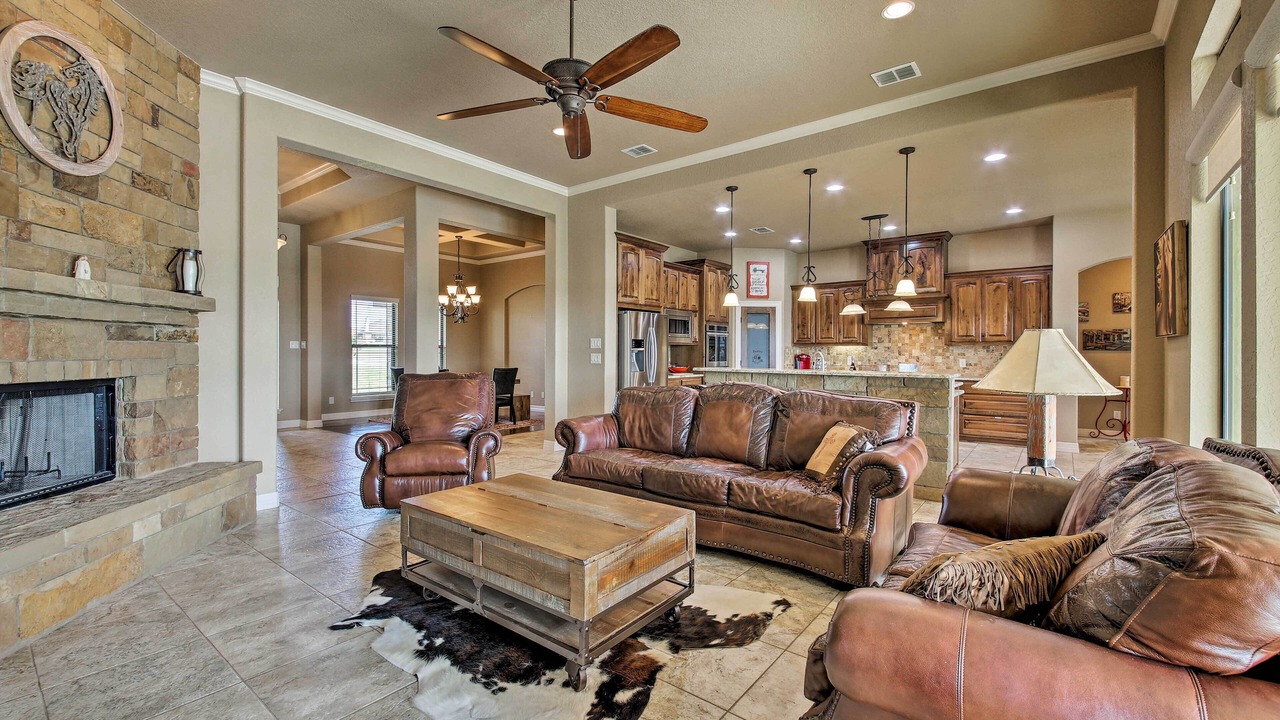 Photo of Livingroom in Sutherland Springs