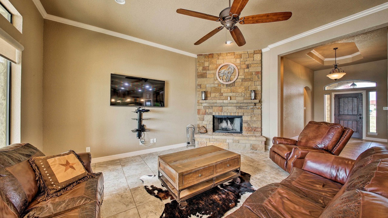 Photo of Livingroom in Sutherland Springs