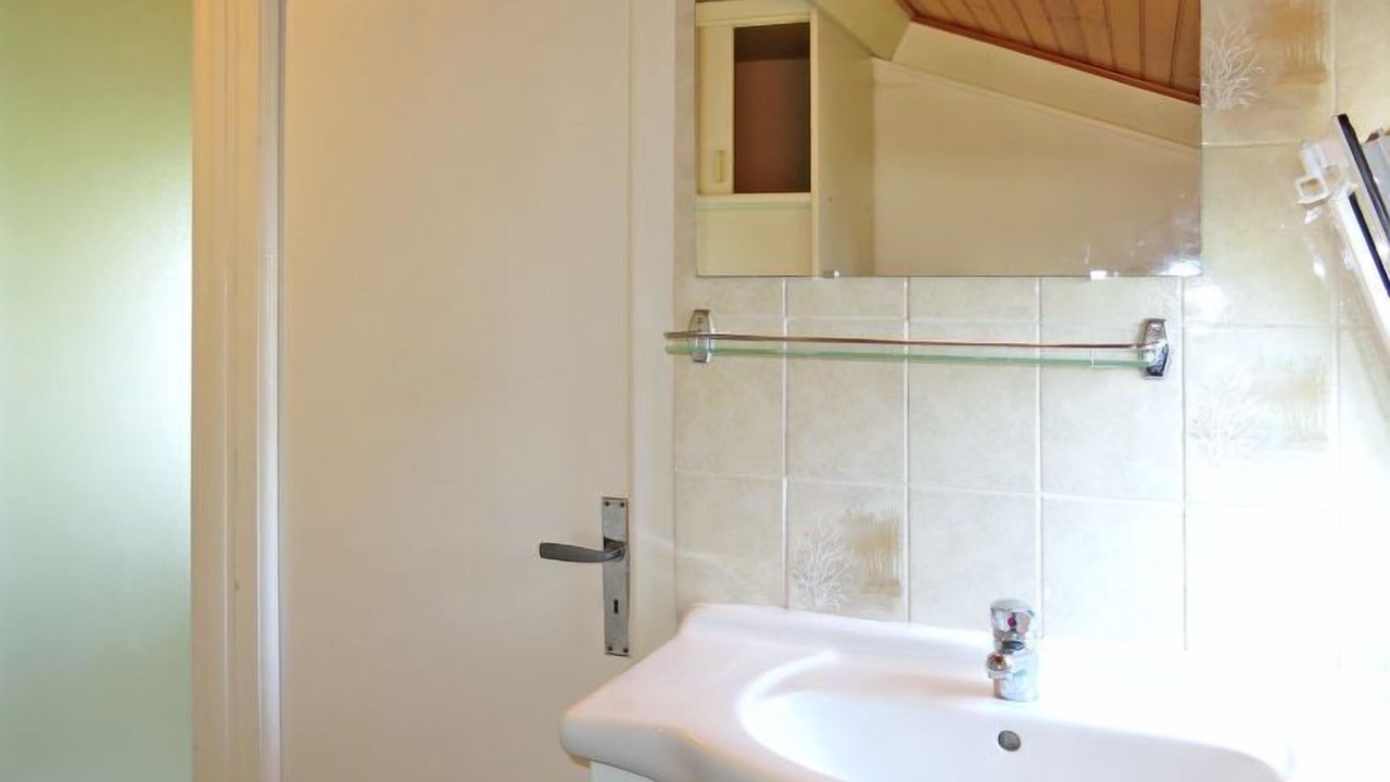 Photo of Bathroom in Tredrez-Locquemeau